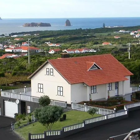 Hostel Moradia Familiar Novavista - T3 Madalena (Azores)