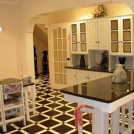 Hostel Moradia Familiar Novavista - T3 Madalena (Azores)