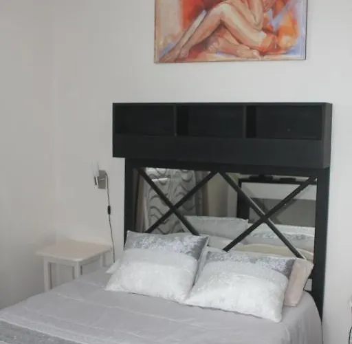 Hostel Moradia Familiar Novavista - T3 *