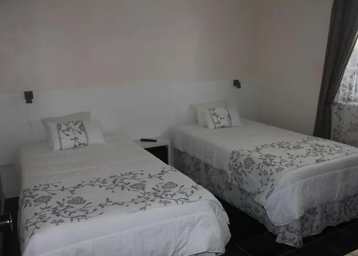 Hostel Moradia Familiar Novavista - T3 Madalena